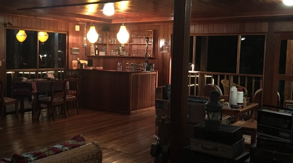 the-bar-in-the-lodge